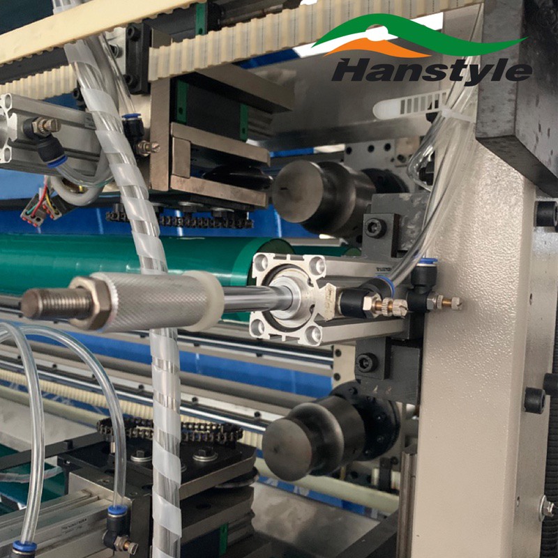 Customized High Quality Ultrasonic Slitting Machine For Making Towels And Slicing Customized High Quality Ultrasonic Slitting Machine For Making Towels And Slicing